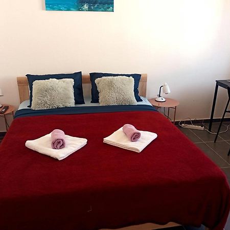 Abelia Pool View Studio PUY 외부 사진