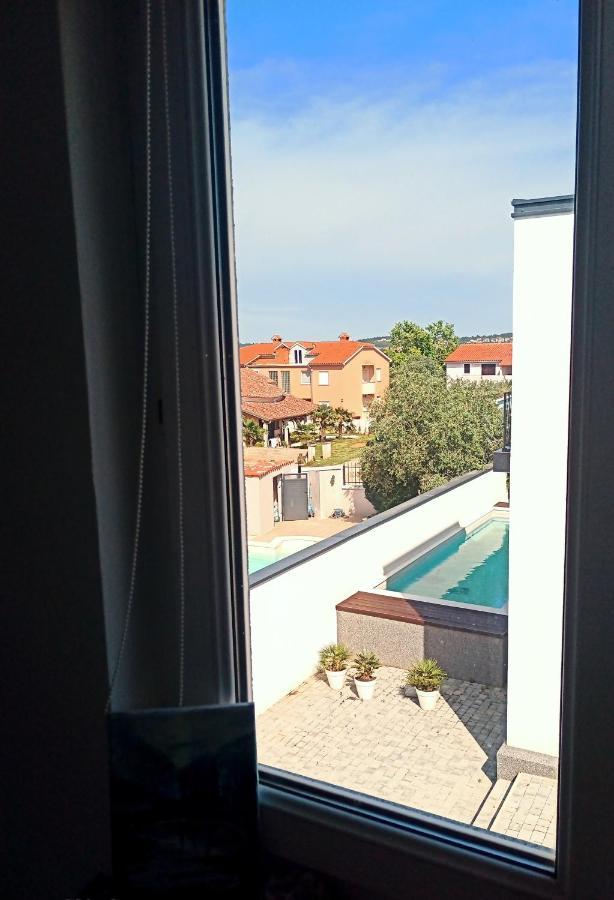 Abelia Pool View Studio PUY 외부 사진